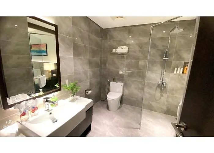 Căn 18a34 Toà S2 The Sapphire, Khách sạn hẻo lánh *