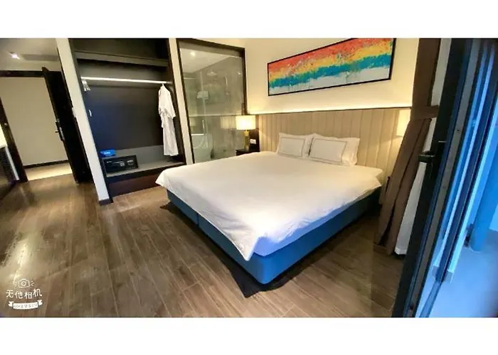 Khách sạn hẻo lánh Căn 18a34 Toà S2 The Sapphire,